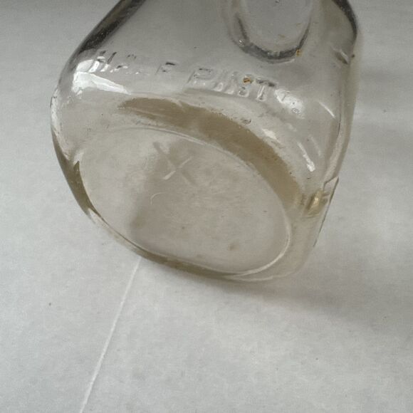 Milk Bottle “It’s Hood’s” 1/2 Pint Vintage  Excellent Condition - Picture 4 of 8
